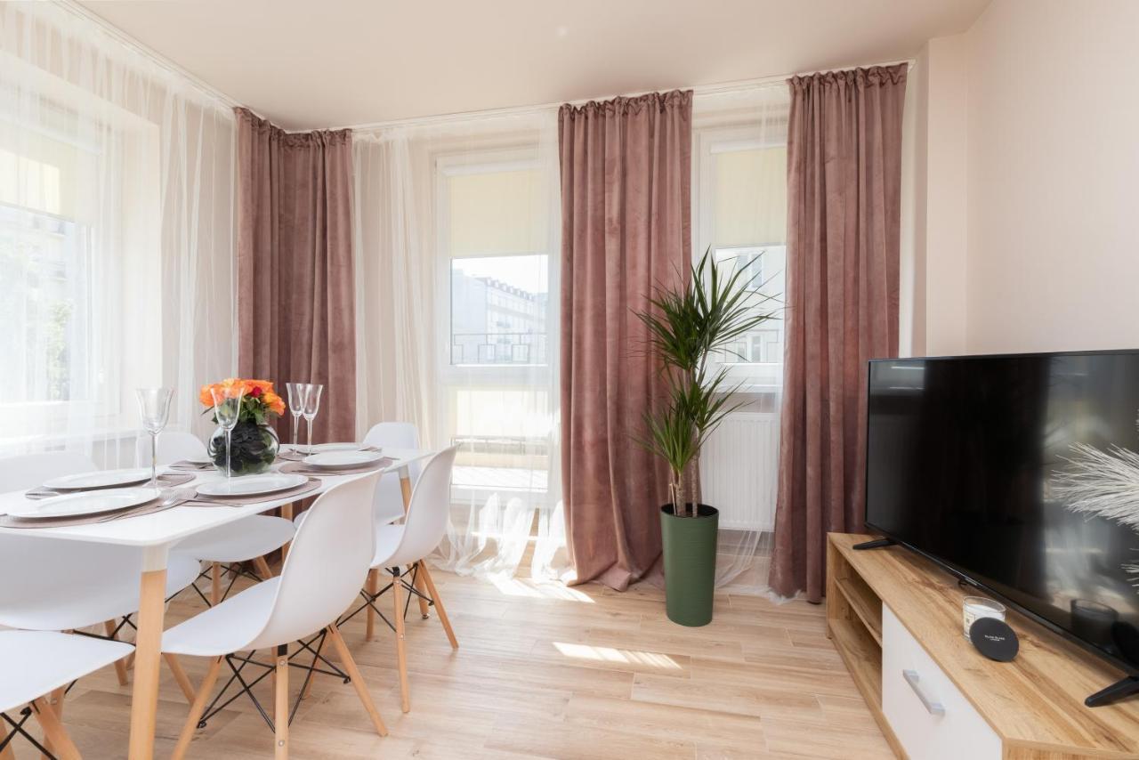 Mokotow Apartments Reytan By Noclegi Renters 바르샤바 외부 사진